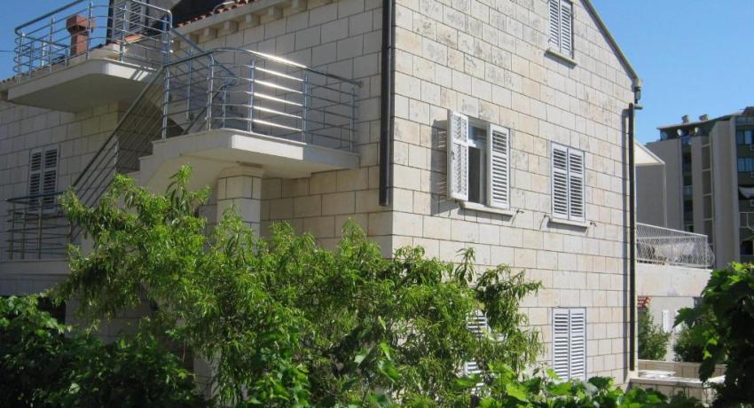 Apartments and Rooms Artemida – 📍Antuna Barca 6, Lapad, 20000 Dubrovnik, Croatie