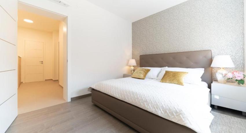 UNIQUE LUXURY DESIGNERS APARTMENT 📍 18 Ulica Vlade Gotovca, 23000 Zadar, Croatie