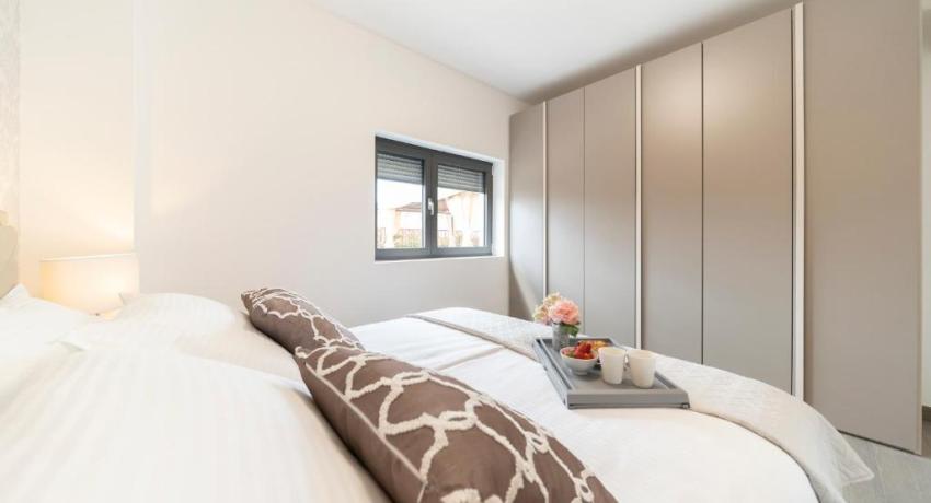 UNIQUE LUXURY DESIGNERS APARTMENT 📍 18 Ulica Vlade Gotovca, 23000 Zadar, Croatie