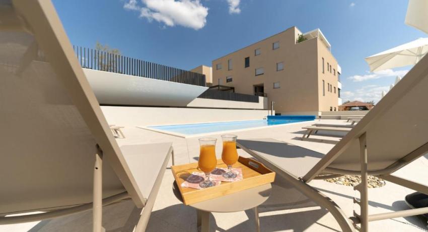 UNIQUE LUXURY DESIGNERS APARTMENT 📍 18 Ulica Vlade Gotovca, 23000 Zadar, Croatie