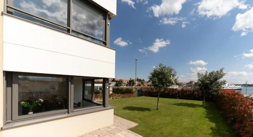 UNIQUE LUXURY DESIGNERS APARTMENT 📍 18 Ulica Vlade Gotovca, 23000 Zadar, Croatie