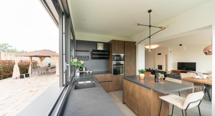 UNIQUE LUXURY DESIGNERS APARTMENT 📍 18 Ulica Vlade Gotovca, 23000 Zadar, Croatie