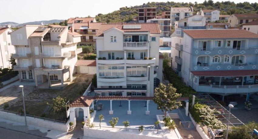 Apartments Plavi Biser 📍 Podsolarsko 80A, 22000 Šibenik, Croatie