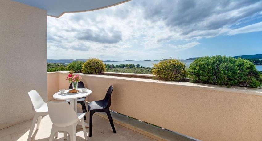 Apartments Plavi Biser 📍 Podsolarsko 80A, 22000 Šibenik, Croatie