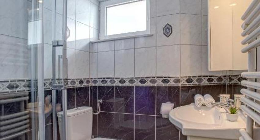 Apartments Plavi Biser 📍 Podsolarsko 80A, 22000 Šibenik, Croatie