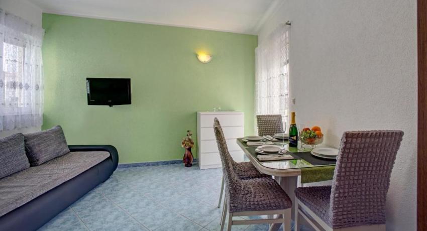 Apartments Plavi Biser 📍 Podsolarsko 80A, 22000 Šibenik, Croatie