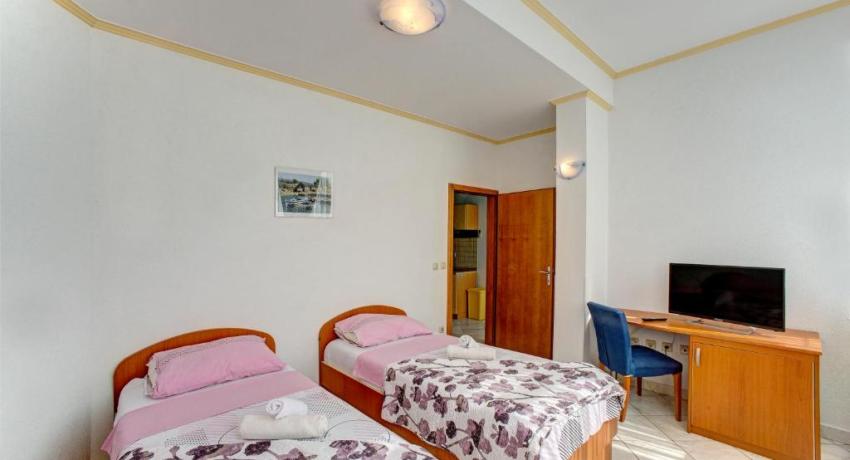 Apartments Plavi Biser 📍 Podsolarsko 80A, 22000 Šibenik, Croatie