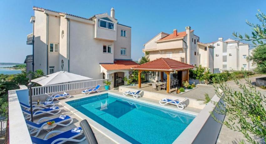 Apartments Plavi Biser 📍 Podsolarsko 80A, 22000 Šibenik, Croatie