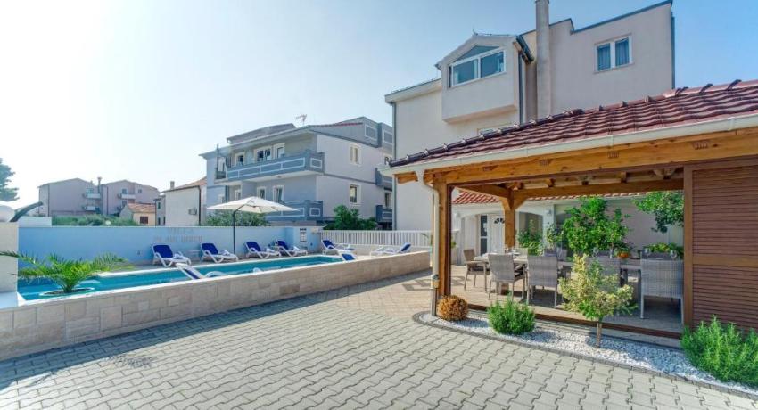 Apartments Plavi Biser 📍 Podsolarsko 80A, 22000 Šibenik, Croatie