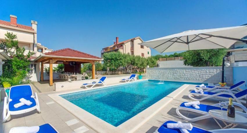 Apartments Plavi Biser 📍 Podsolarsko 80A, 22000 Šibenik, Croatie