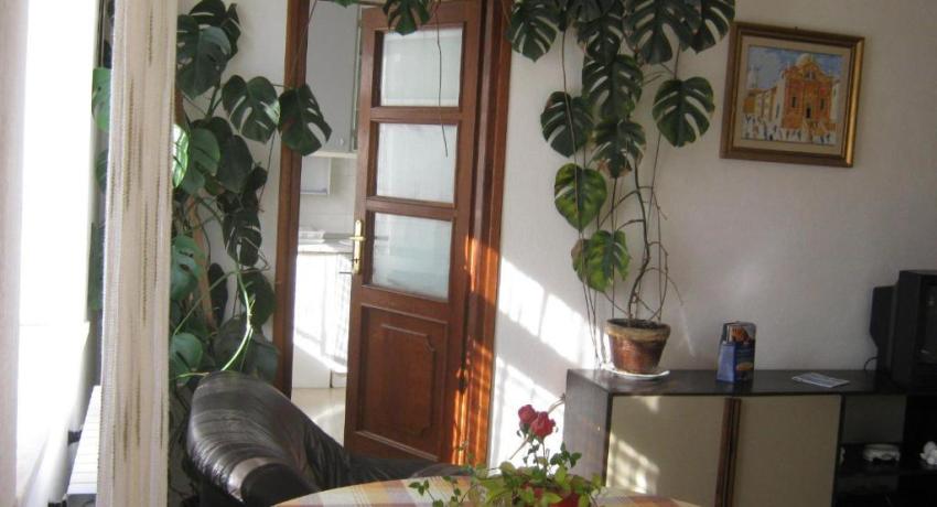 Apartments and Rooms Artemida – 📍Antuna Barca 6, Lapad, 20000 Dubrovnik, Croatie