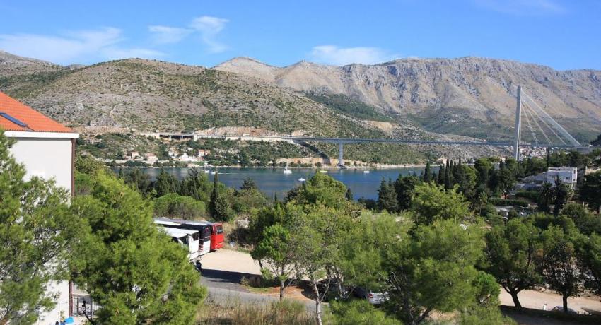 Villa Erna – 📍 Vatroslava Lisinskog 35, 20000 Dubrovnik, Croatie