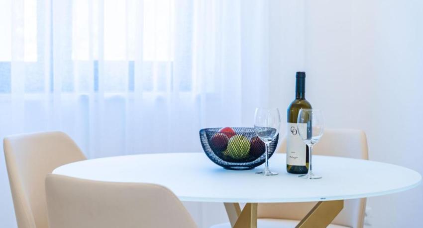 Apartments Zadro– 📍4 Ulica Petra Zoranića 2 kat, Lapad, 20000 Dubrovnik