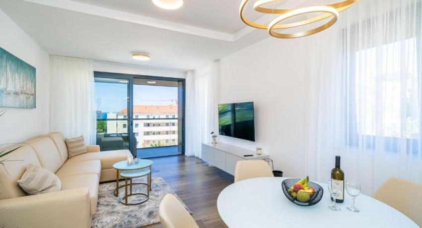 Apartments Zadro– 📍4 Ulica Petra Zoranića 2 kat, Lapad, 20000 Dubrovnik