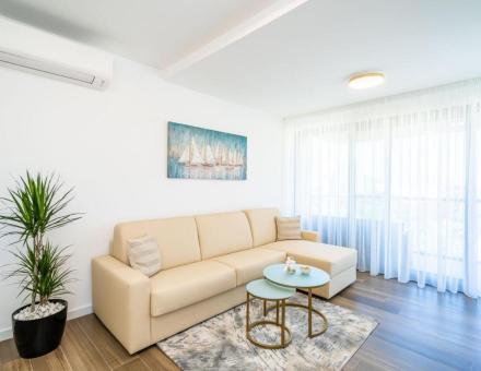Apartments Zadro– 📍4 Ulica Petra Zoranića 2 kat, Lapad, 20000 Dubrovnik