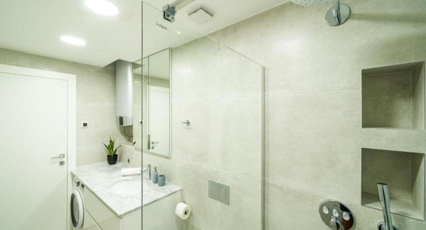 Apartments Zadro– 📍4 Ulica Petra Zoranića 2 kat, Lapad, 20000 Dubrovnik