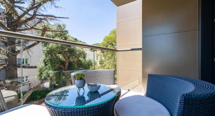 Apartments Zadro– 📍4 Ulica Petra Zoranića 2 kat, Lapad, 20000 Dubrovnik