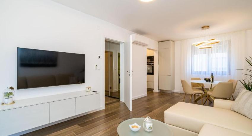 Apartments Zadro– 📍4 Ulica Petra Zoranića 2 kat, Lapad, 20000 Dubrovnik