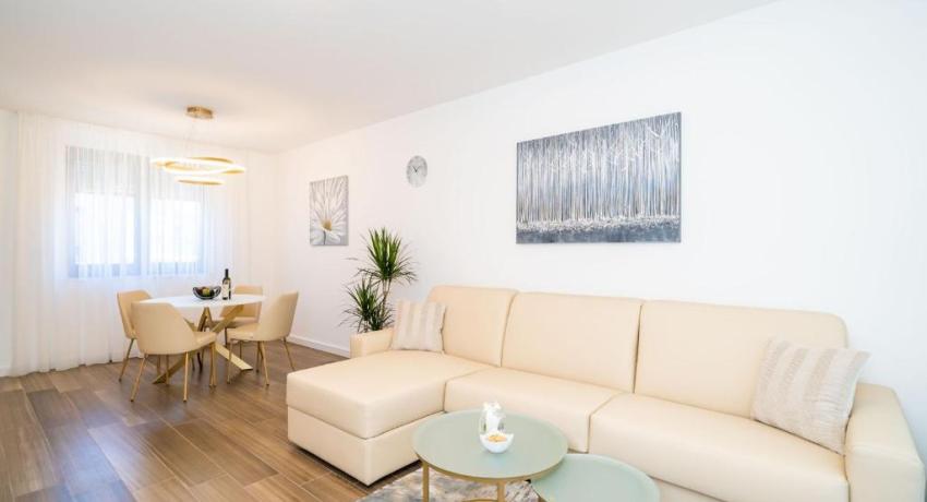 Apartments Zadro– 📍4 Ulica Petra Zoranića 2 kat, Lapad, 20000 Dubrovnik