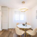 Apartments Zadro– 📍4 Ulica Petra Zoranića 2 kat, Lapad, 20000 Dubrovnik