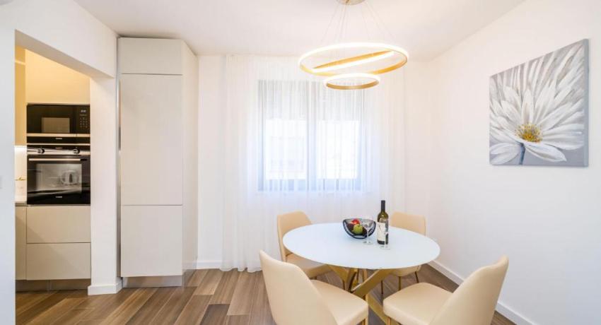 Apartments Zadro– 📍4 Ulica Petra Zoranića 2 kat, Lapad, 20000 Dubrovnik