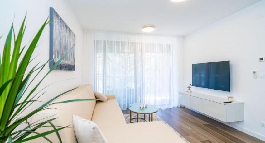 Apartments Zadro– 📍4 Ulica Petra Zoranića 2 kat, Lapad, 20000 Dubrovnik