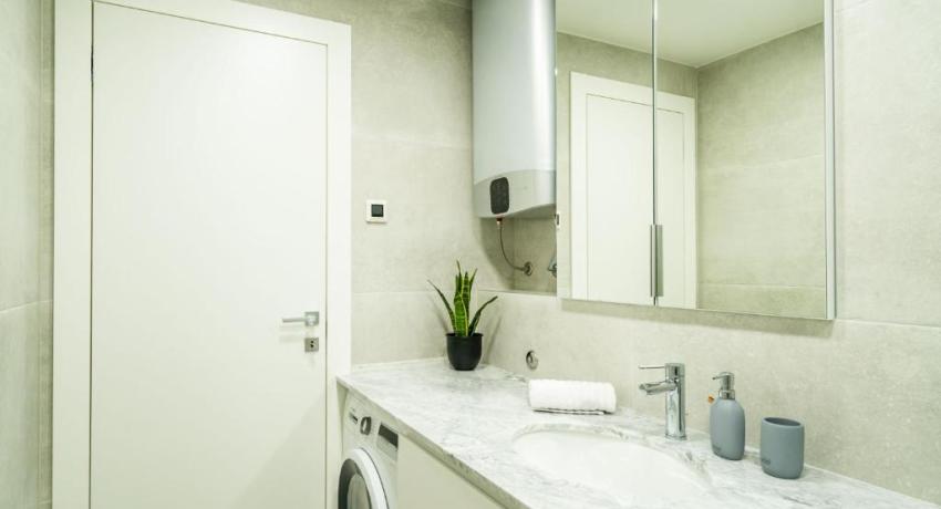 Apartments Zadro– 📍4 Ulica Petra Zoranića 2 kat, Lapad, 20000 Dubrovnik