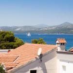 Beachfront house Olbia 📍9 Planikovica VI, 21223 Trogir, Croatie