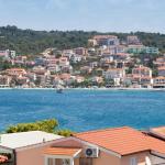 Beachfront house Olbia 📍9 Planikovica VI, 21223 Trogir, Croatie