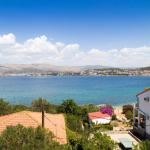 Beachfront house Olbia 📍9 Planikovica VI, 21223 Trogir, Croatie