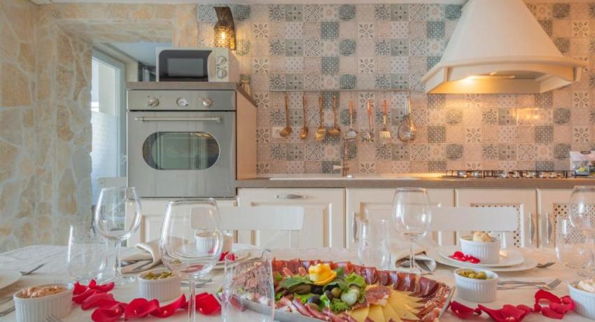 De luxe Villa Palace Al Nera 2 swimming pools at sea 📍Planikovica VII, 21223 Trogir, Croatie