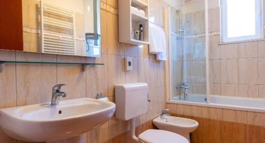 Villa Erna – 📍 Vatroslava Lisinskog 35, 20000 Dubrovnik, Croatie