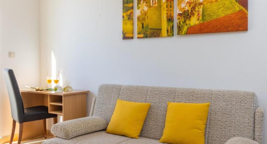 Villa Erna – 📍 Vatroslava Lisinskog 35, 20000 Dubrovnik, Croatie