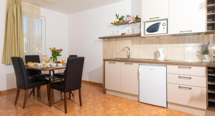 Villa Erna – 📍 Vatroslava Lisinskog 35, 20000 Dubrovnik, Croatie