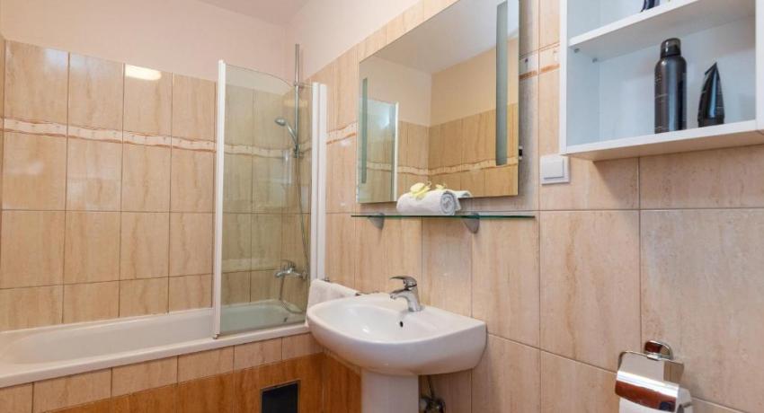 Villa Erna – 📍 Vatroslava Lisinskog 35, 20000 Dubrovnik, Croatie