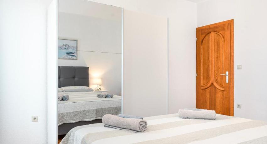 Apartments Plavi Biser 📍 Podsolarsko 80A, 22000 Šibenik, Croatie