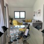 Beachfront house Olbia 📍9 Planikovica VI, 21223 Trogir, Croatie