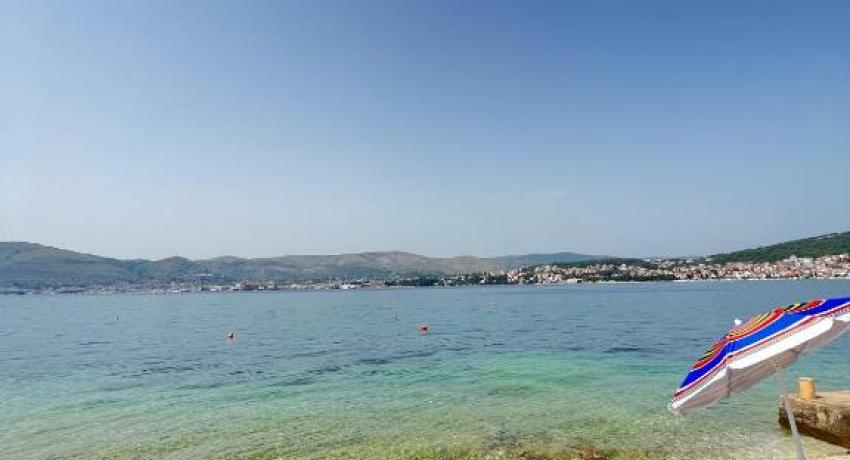 Beachfront house Olbia 📍9 Planikovica VI, 21223 Trogir, Croatie