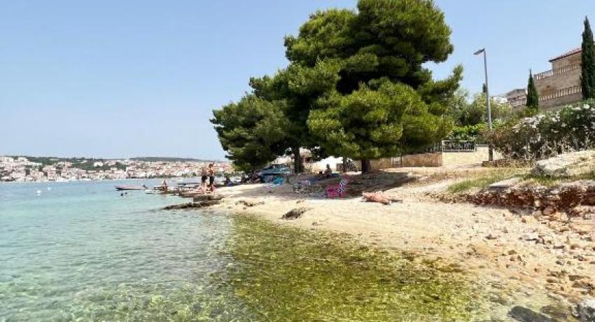 Beachfront house Olbia 📍9 Planikovica VI, 21223 Trogir, Croatie