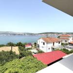 Beachfront house Olbia 📍9 Planikovica VI, 21223 Trogir, Croatie
