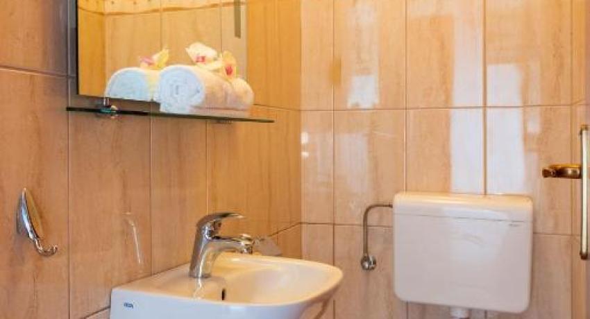 Villa Erna – 📍 Vatroslava Lisinskog 35, 20000 Dubrovnik, Croatie