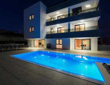 FUX LUXURY Infinty-Pool Zadar