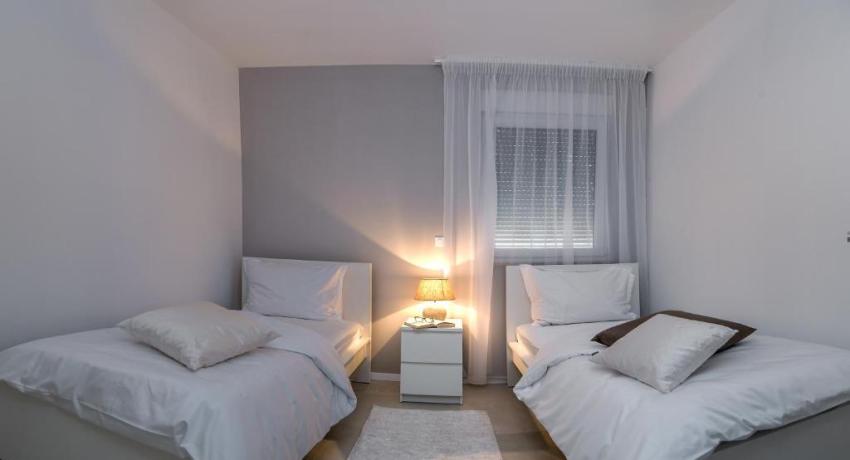 Apartments Deja Views - Žnjan beach– 📍Put Znjana 6a, 21000 Split, Croatie