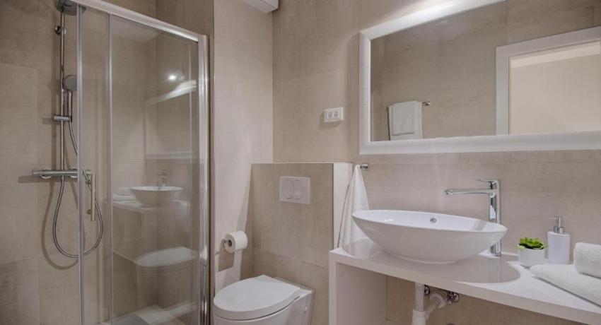 Apartments Deja Views - Žnjan beach– 📍Put Znjana 6a, 21000 Split, Croatie