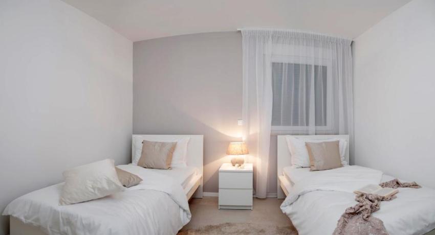 Apartments Deja Views - Žnjan beach– 📍Put Znjana 6a, 21000 Split, Croatie