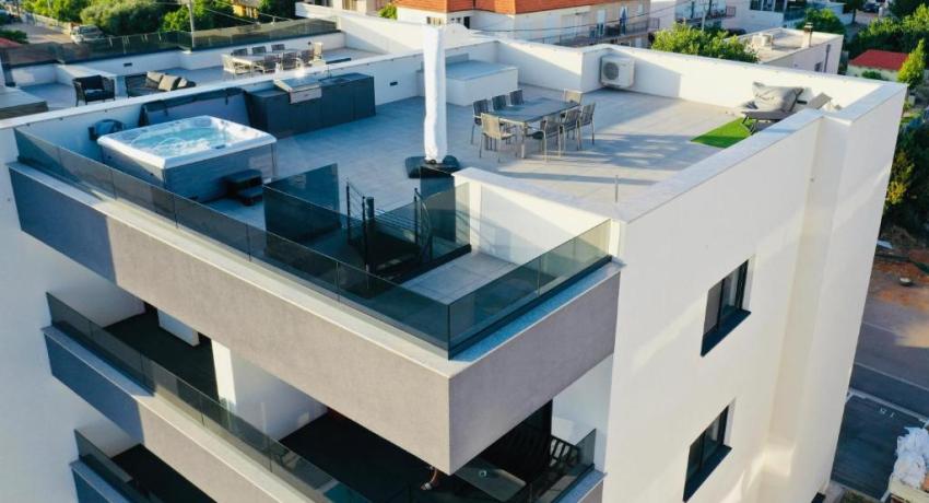 FUX LUXURY rooftop terrace JACUZZI & BBQ