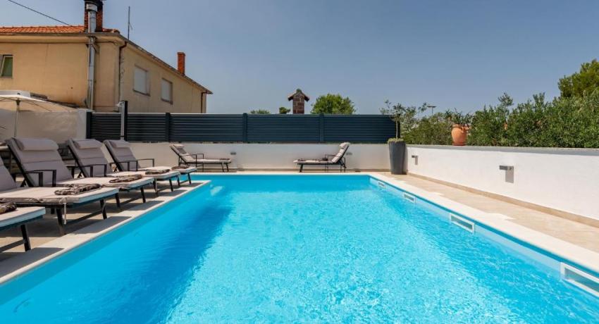 Villa Lungomare with private pool