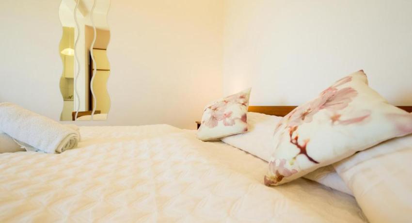 Sunshine Apartments– 📍Iva Vojnovića 11A, Lapad, 20000 Dubrovnik, Croatie