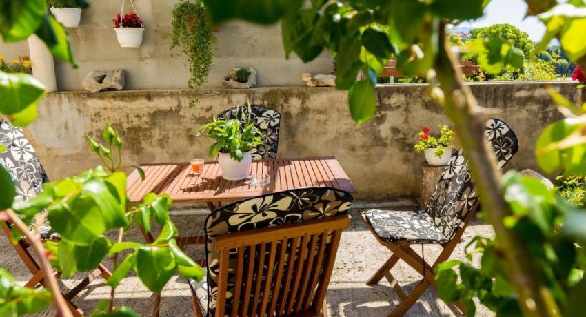 Sunshine Apartments– 📍Iva Vojnovića 11A, Lapad, 20000 Dubrovnik, Croatie