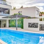 De luxe Villa Palace Al Nera 2 swimming pools at sea 📍Planikovica VII, 21223 Trogir, Croatie